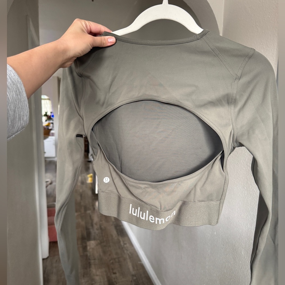 Lululemon Olive Green Women's Long Sleeve Top size 8